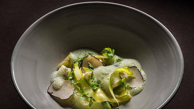 Звезду Мишлен получил ресторан россиянина!. Restaurants Tyumen